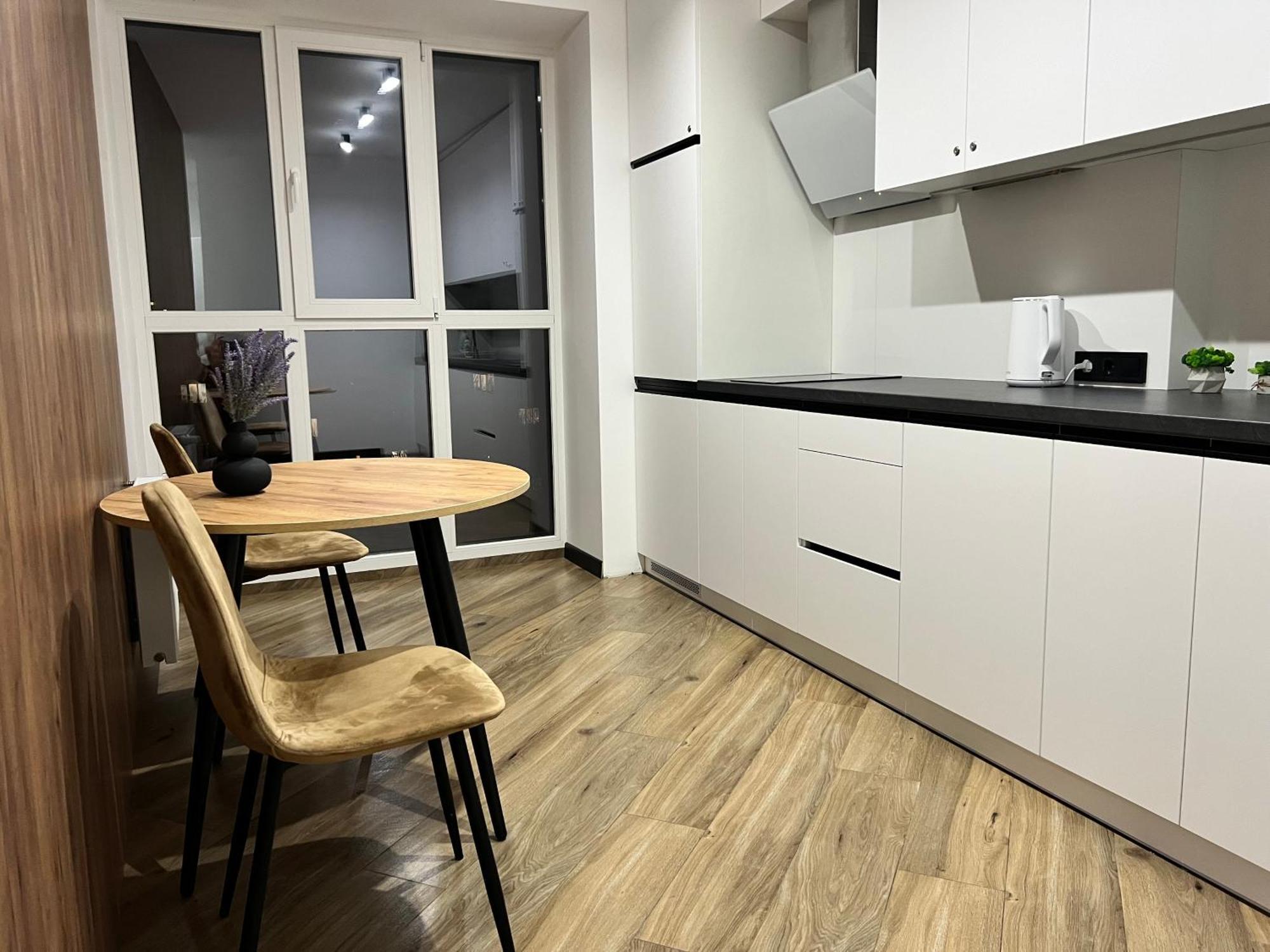 Люкс Апартаменти Район Автовокзалу В Жкарена Та Жк Great House Поблизу Обласноі Лікарні Rivne Exteriér fotografie